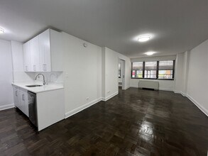96 Fifth Avenue, Unit 6D in New York, NY - Building Photo - Building Photo