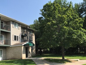 Arlington Ridge Apartments in Shakopee, MN - Building Photo - Building Photo