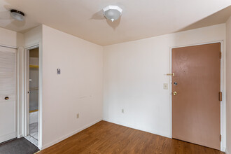 Executive House Apartments in Hartford, CT - Building Photo - Interior Photo