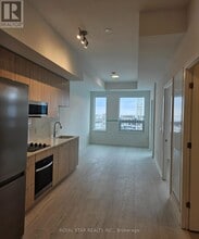 2501-2501 Saw Whet Blvd. in Oakville, ON - Building Photo - Building Photo
