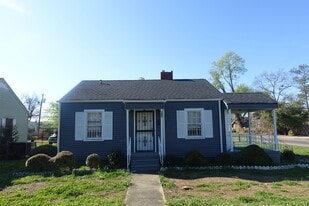 831 4th Ct W in Birmingham, AL - Building Photo