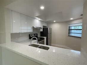 2202 San Remo Cir in Homestead, FL - Building Photo - Building Photo