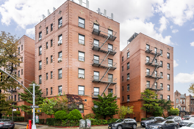 2702 Kings Hwy in Brooklyn, NY - Foto de edificio - Building Photo