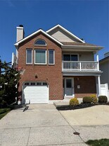 227 W Pine St in Long Beach, NY - Building Photo