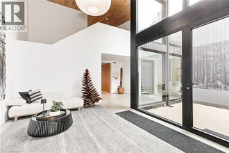 112 Martin Grv in Blue Mountains, ON - Building Photo - Building Photo