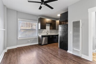 138 Elm Ave, Unit 16 in Long Beach, CA - Building Photo - Building Photo