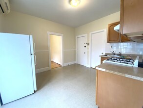 61 Bishop Allen Dr, Unit 2F in Cambridge, MA - Building Photo - Building Photo