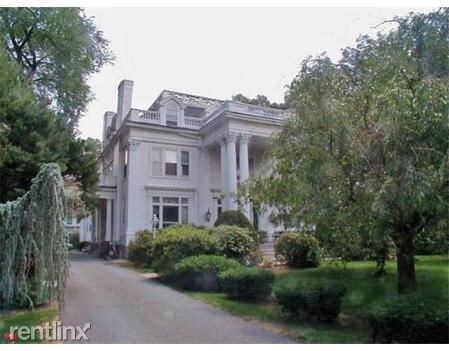 600 Washington St in Wellesley, MA - Building Photo