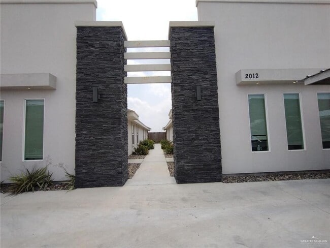 property at 2012 Summerland Ln