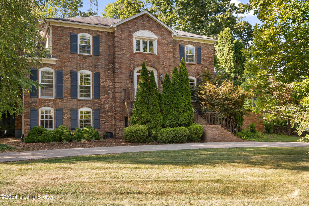 5300 Pueblo Rd in Louisville, KY - Foto de edificio