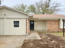 6600 McCart Ave in Fort Worth, TX - Building Photo