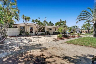 2310 NE 195th St in Miami, FL - Building Photo - Building Photo