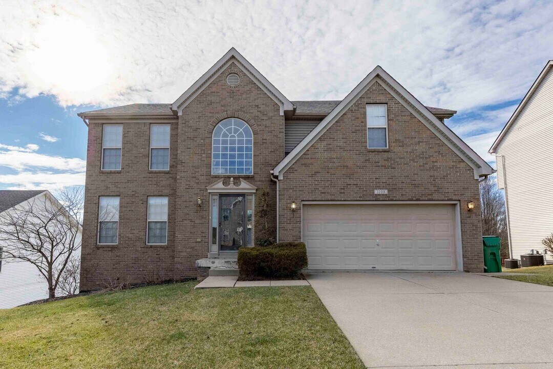 1108 Tindall Ln in Louisville, KY - Building Photo