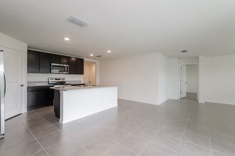 8578 Triumph Cir in Wildwood, FL - Building Photo - Building Photo
