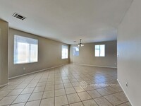 622 Roberta Alecia Ave in North Las Vegas, NV - Building Photo - Building Photo