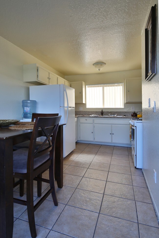 1940 Wallace Ave in Costa Mesa, CA - Building Photo - Building Photo