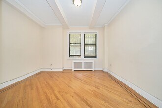 825 W End Ave in New York, NY - Building Photo - Building Photo