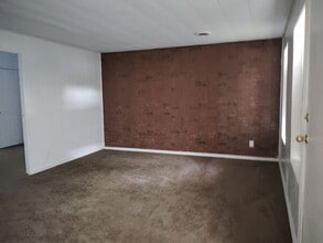 1311 St Stephens Dr in Sauget, IL - Building Photo - Building Photo