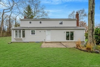 22 Pantzer St in Smithtown, NY - Building Photo - Building Photo