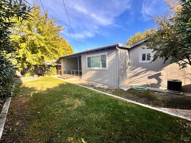 851 Rolling Green Dr in Rio Vista, CA - Building Photo - Building Photo