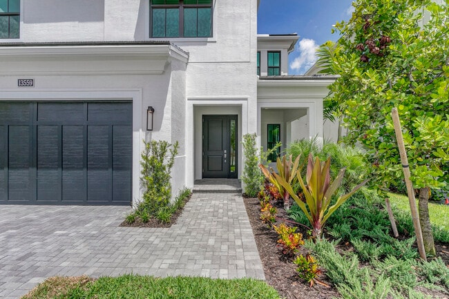 13559 Artisan Cir in Palm Beach Gardens, FL - Building Photo - Building Photo