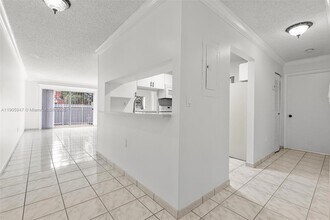 12450 NW 7th Ln in Miami, FL - Building Photo - Building Photo
