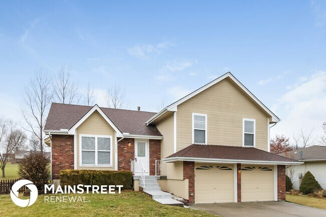 1706 Sunset Dr in Kearney, MO - Building Photo - Building Photo