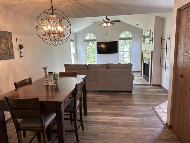 property at 4979 Deer Run Pl