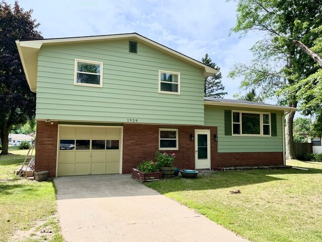 property at 1928 Anthony Dr