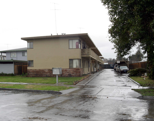 1759 Hester Ave in San Jose, CA - Foto de edificio - Building Photo