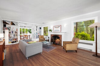 635 Oakhurst Rd in Mamaroneck, NY - Building Photo - Building Photo