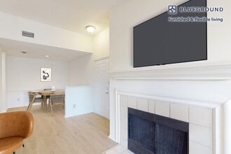 13116 Autumn Woods Way in Fairfax, VA - Building Photo - Building Photo