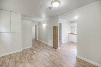 159 Beamon Dr in Livingston, TX - Building Photo - Building Photo