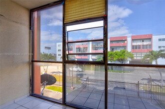 6095 W 19th Ave in Hialeah, FL - Building Photo - Building Photo