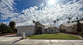 10264 Fairway Loop in Yuma, AZ - Building Photo