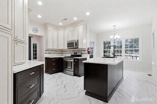 15 Afton Blvd in Monroe Township, NJ - Building Photo