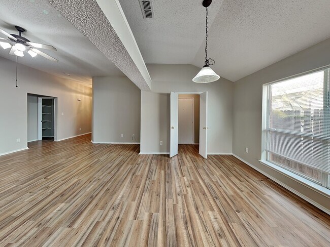 7413 Ranger Way in Fort Worth, TX - Building Photo - Building Photo