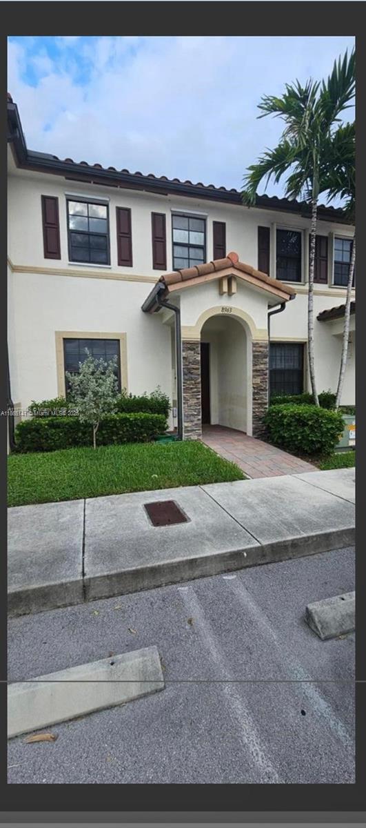 8963 W 35th Ave in Hialeah, FL - Building Photo - Building Photo