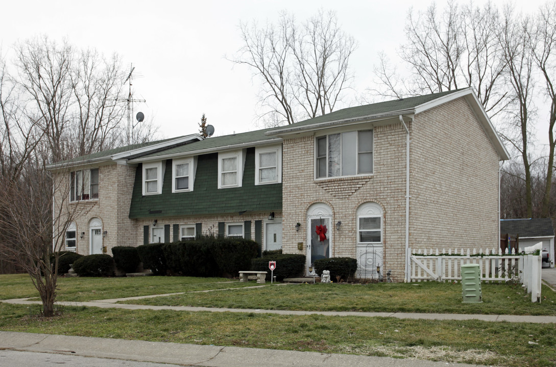 1333 Brooke Park Dr in Toledo, OH - Foto de edificio