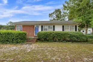 236 Spruce Dr in Wilmington, NC - Building Photo