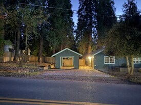 5542 Gilmore Rd in Pollock Pines, CA - Building Photo