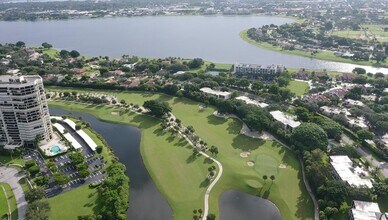 1739 Embassy Dr in West Palm Beach, FL - Building Photo - Building Photo