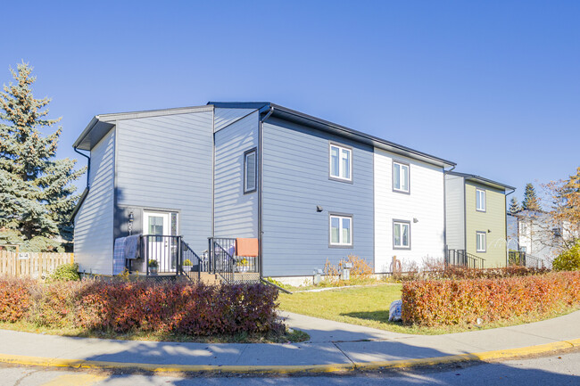 Sarcee Meadows Housing Co-Op in Calgary, AB - Building Photo - Primary Photo