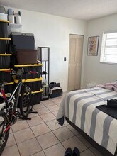 2238 Monroe St, Unit 307 in Hollywood, FL - Foto de edificio - Building Photo