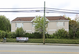 Royal Garden in Burnaby, BC - Building Photo - Building Photo