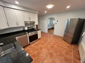 269 Lexington St, Unit T Apartamentos