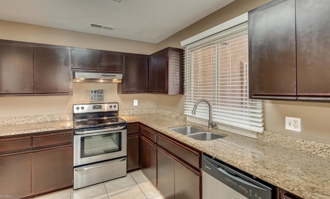 2348 W Laurel Ln in Phoenix, AZ - Building Photo - Building Photo