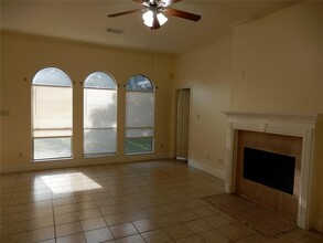 5302 Rustling Trails Dr in Katy, TX - Building Photo - Building Photo