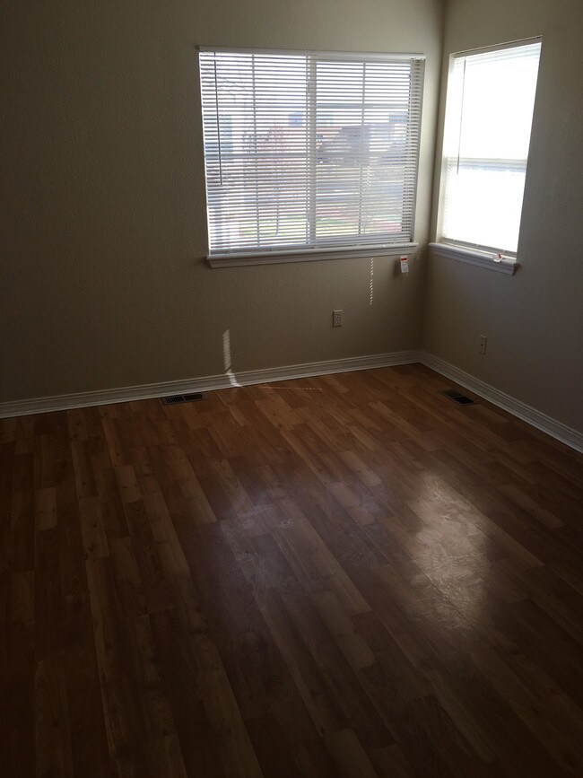 930 Button Rock Dr-Unit -103 in Longmont, CO - Building Photo - Building Photo