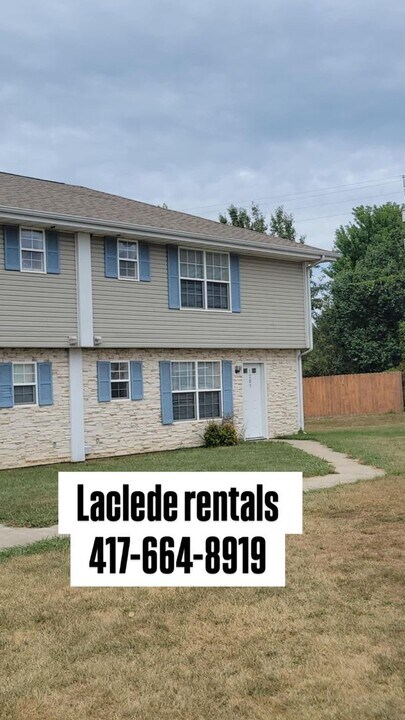 1209 Glenridge St in Lebanon, MO - Building Photo